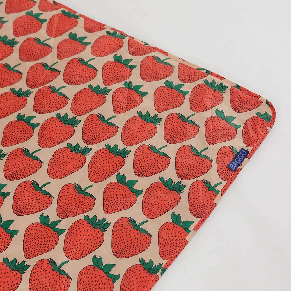Puffy Picnic Blanket: Strawberry